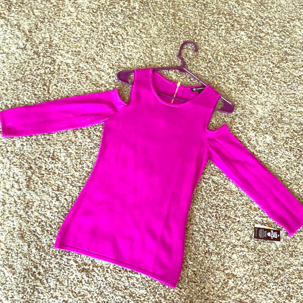 NWT INC quarter, open sleeve top